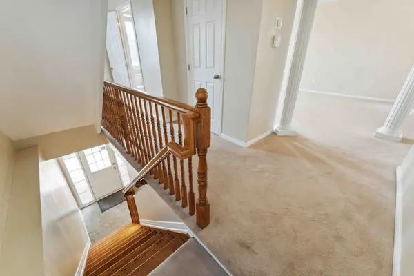 215 Huntsville DR, Kanata, ON K2T 0C7