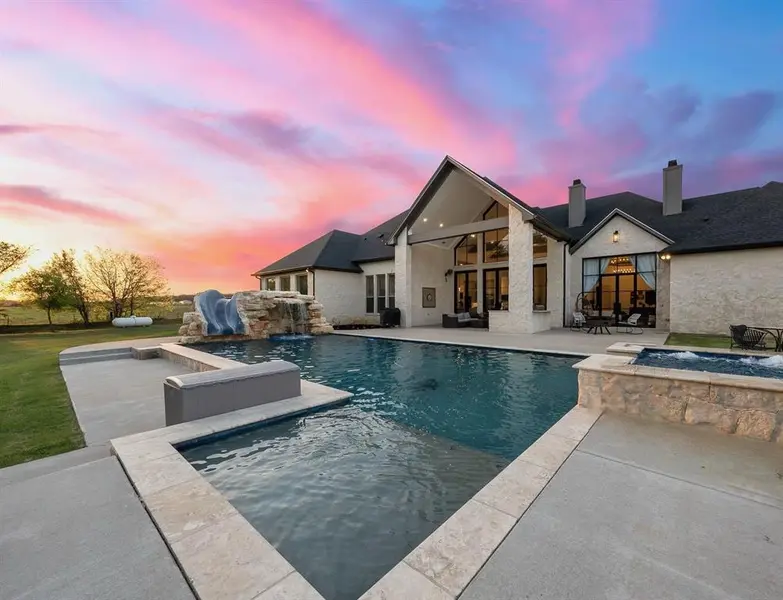 1351 River Road, Waco, TX 76705