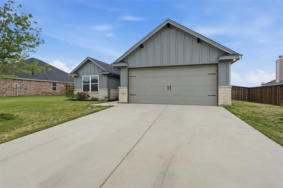 11828 Serval Street, Godley, TX 76044