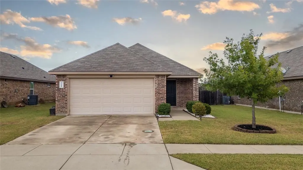 3308 Robin Road, Ennis, TX 75119