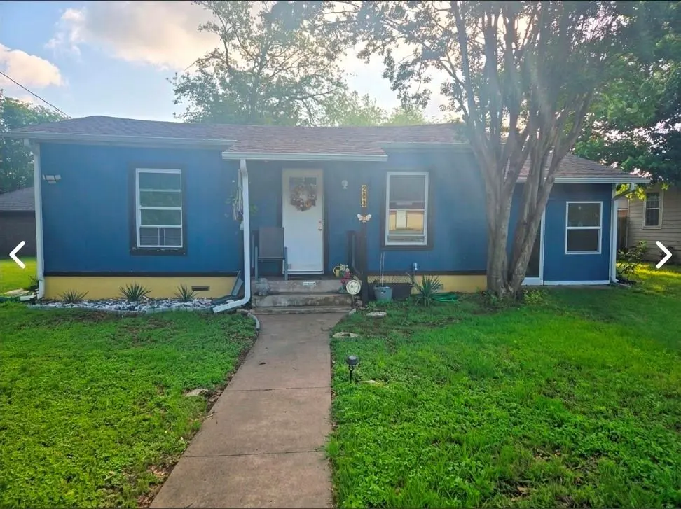 203 Stroud Street, Cleburne, TX 76033