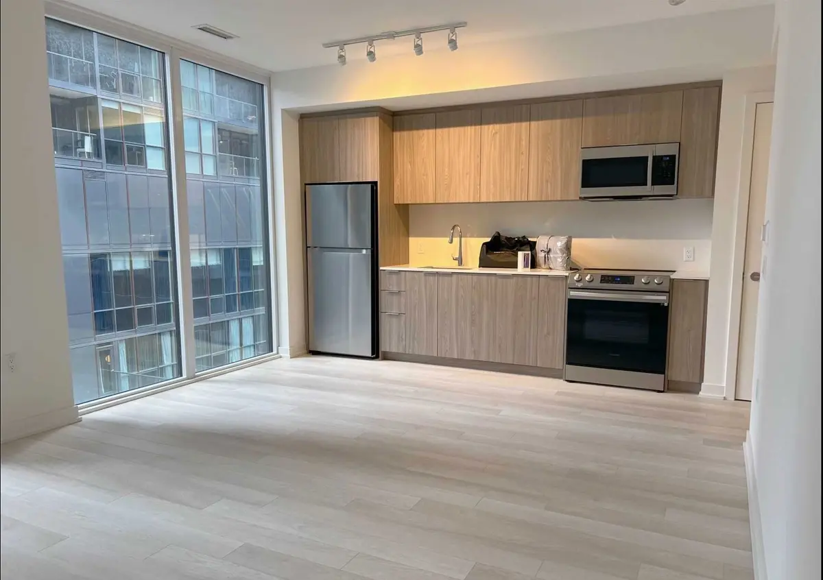 357 King ST W #708, Toronto C01, ON M5V 1K1