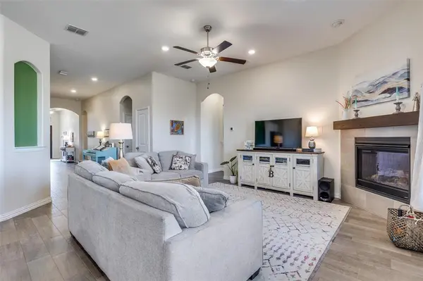 9324 Bronze Meadow Drive, Fort Worth, TX 76131