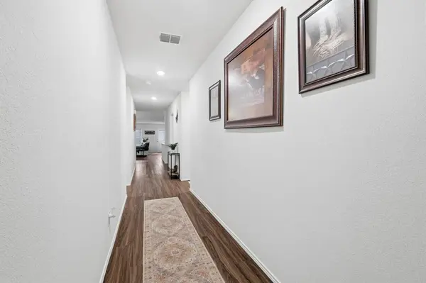 412 Falling Star Drive, Fort Worth, TX 76052