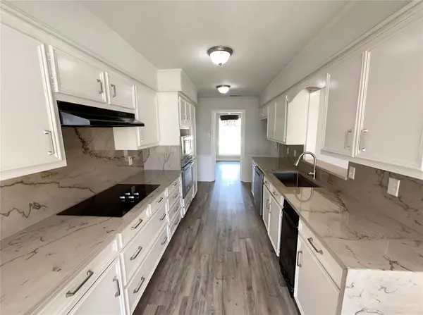 2800 N Surrey Drive, Carrollton, TX 75006