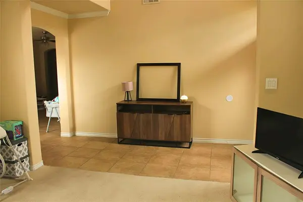 5996 Clearwater Drive, The Colony, TX 75056