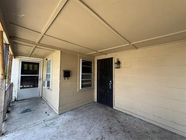 1301 Sharondale Street, Fort Worth, TX 76115