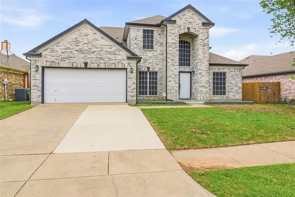 709 Gentry Drive, Arlington, TX 76018