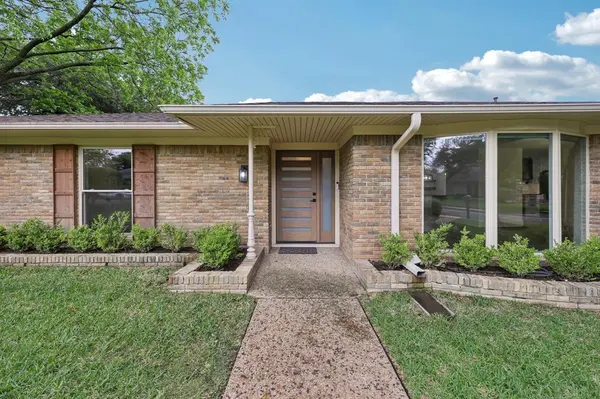 7414 Lynworth Drive, Dallas, TX 75248