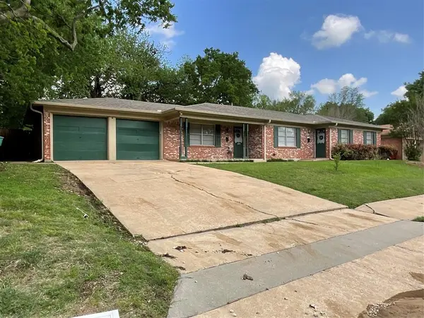 2413 N Lockhart Street, Sherman, TX 75092