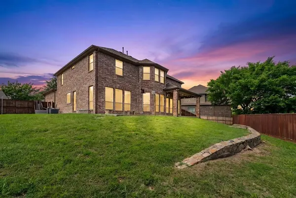 6631 Crestmoor Lane, Sachse, TX 75048