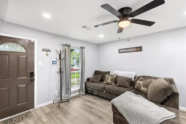 6331 Fenway Street, Dallas, TX 75217