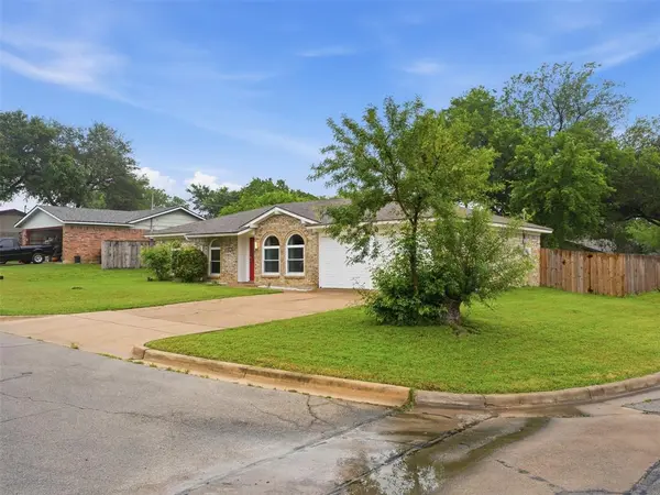 6100 Melody Lane, Watauga, TX 76148