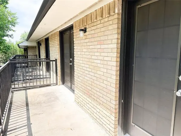 510 W Marvin Avenue #211, Waxahachie, TX 75165