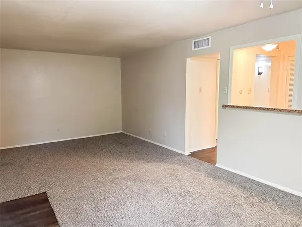 510 W Marvin Avenue #211, Waxahachie, TX 75165