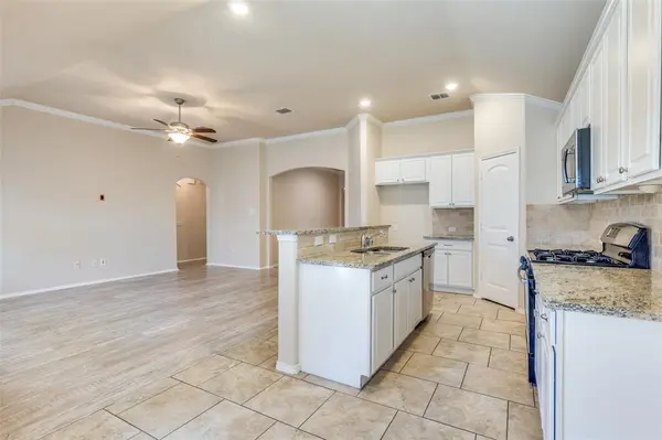 520 Pollyann Trail, Fort Worth, TX 76052