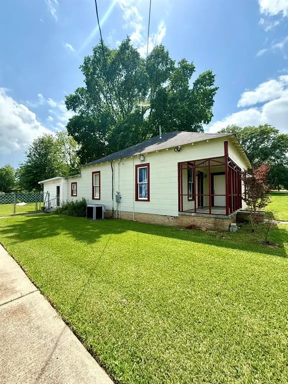 205 Lake Street, Mooringsport, LA 71060