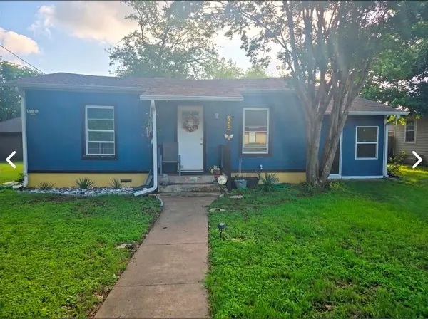 203 Stroud Street, Cleburne, TX 76033