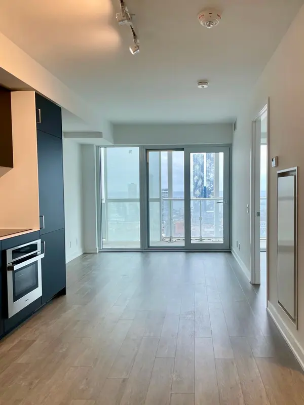 88 Queen ST E #3505, Toronto C08, ON M5C 0B6