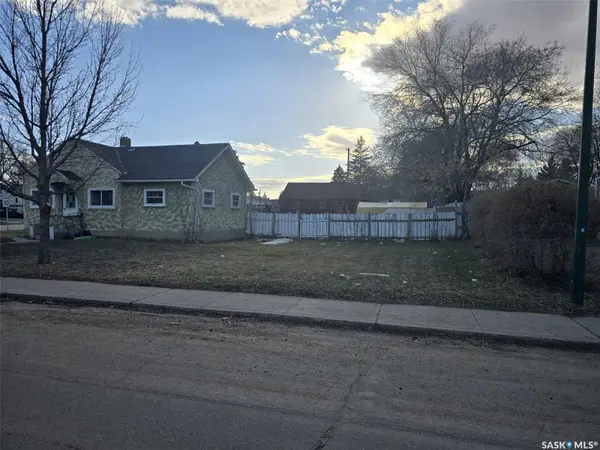 201 R AVENUE N, Saskatoon, SK S7L 2Y6