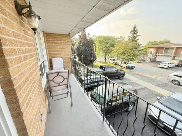 963 Lovingston CRES #Upper, Mississauga, ON L4W 3V7