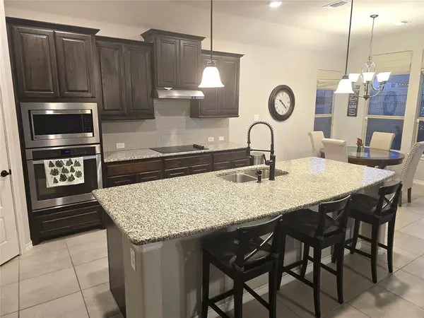 1441 Grassy Meadows Drive, Burleson, TX 76058