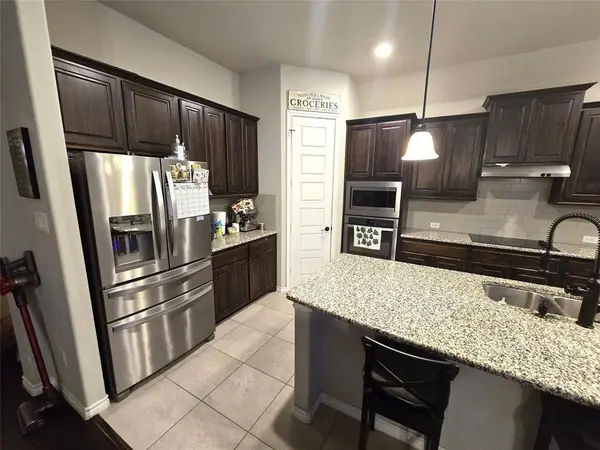 1441 Grassy Meadows Drive, Burleson, TX 76058