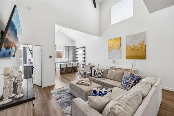 1313 Tillery Court, Grapevine, TX 76051