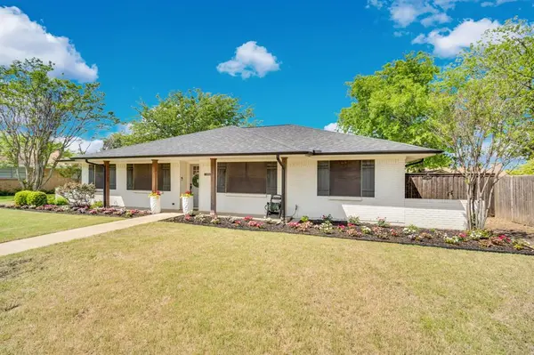 106 Hillcrest Drive, Midlothian, TX 76065