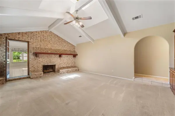 104 W Oak Valley Drive, Colleyville, TX 76034