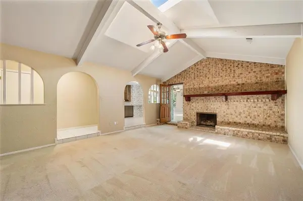 104 W Oak Valley Drive, Colleyville, TX 76034