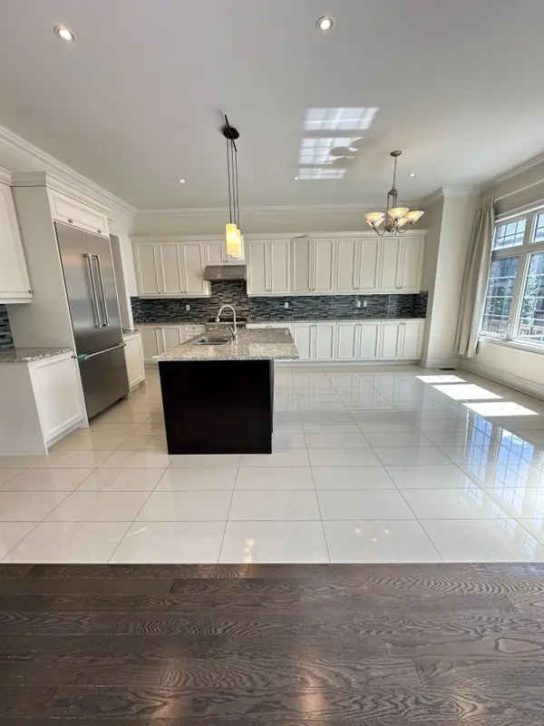 11 Yates AVE, Vaughan, ON L6A 4X5