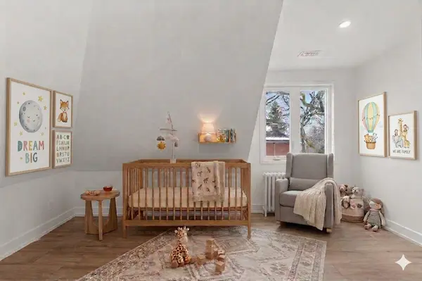 171 Parkside DR #Upper, Toronto W01, ON M6R 2Y9