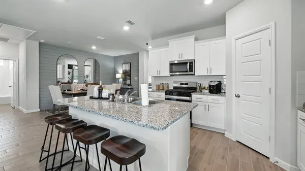 1233 TREEHOUSE Lane, Decatur, TX 76234