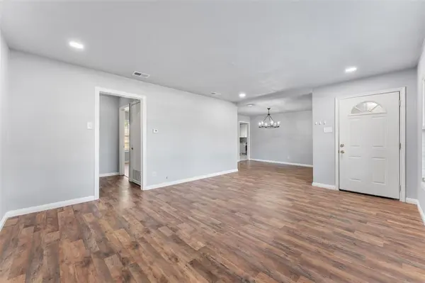 612 E 8th Street, Kemp, TX 75143