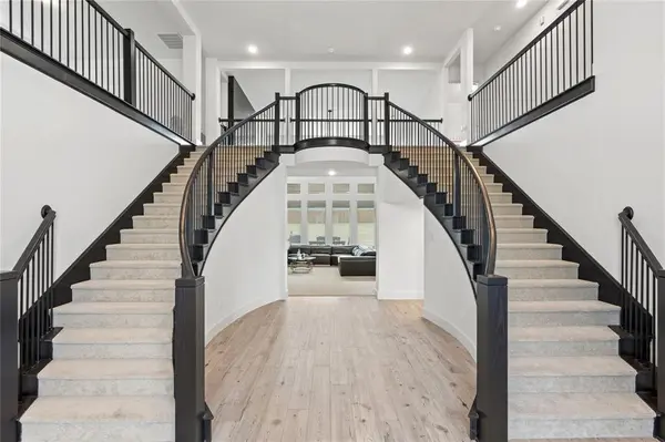 704 S HIDDEN LAKES Drive, Desoto, TX 75115