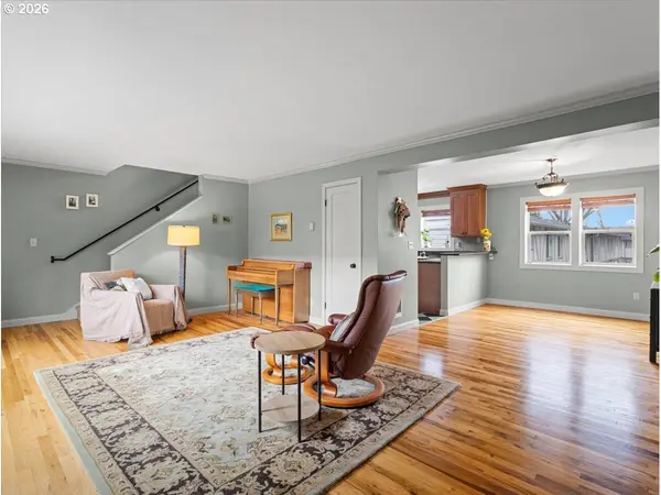 3709 SE 42ND AVE, Portland, OR 97206