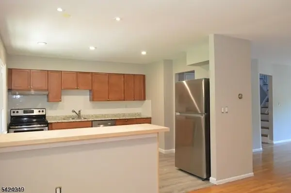 89 Forsythia Ln #A, Paramus Boro, NJ 07652