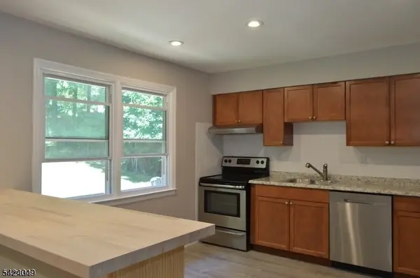 89 Forsythia Ln #A, Paramus Boro, NJ 07652