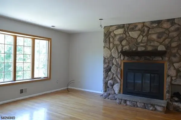 89 Forsythia Ln #A, Paramus Boro, NJ 07652