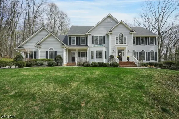 2 Knollwood Ter, Chester Twp., NJ 07930