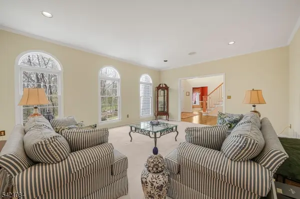 2 Knollwood Ter, Chester Twp., NJ 07930