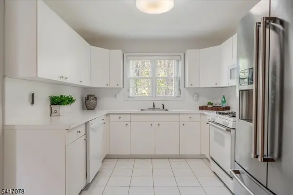 37 Berkeley Sq #37, Watchung Boro, NJ 07922