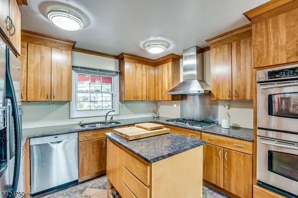 27 Landry Rd, Franklin Twp., NJ 08873