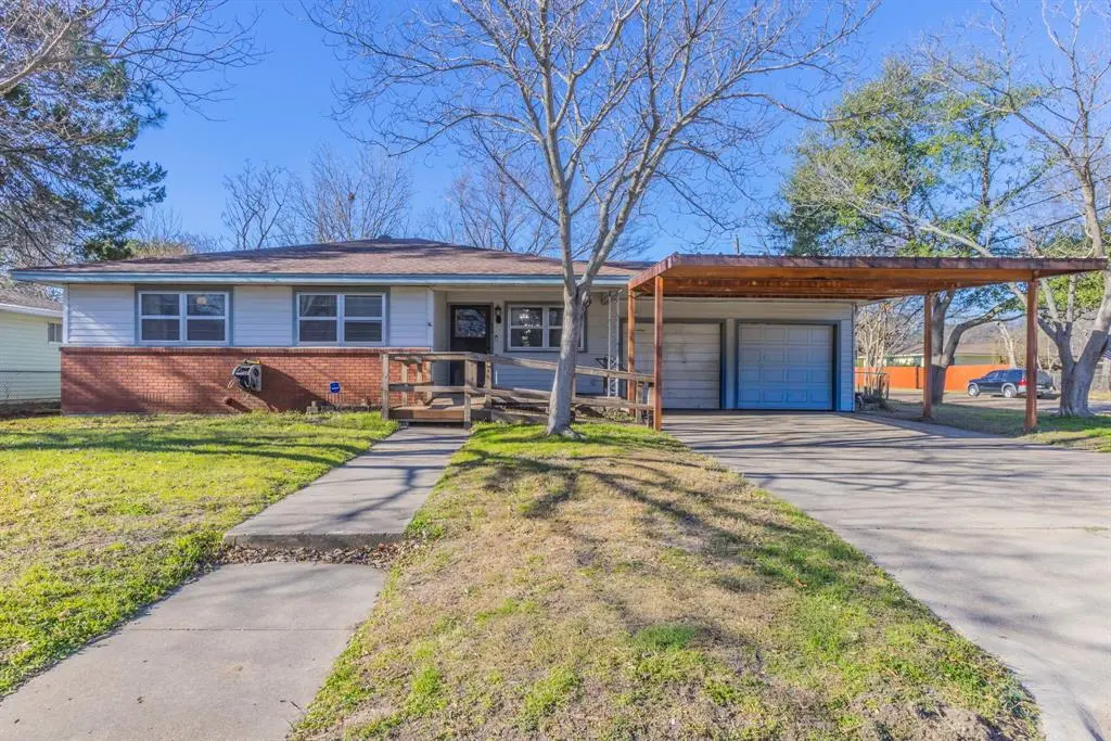 610 N Joyce Street, Lacy Lakeview, TX 76705
