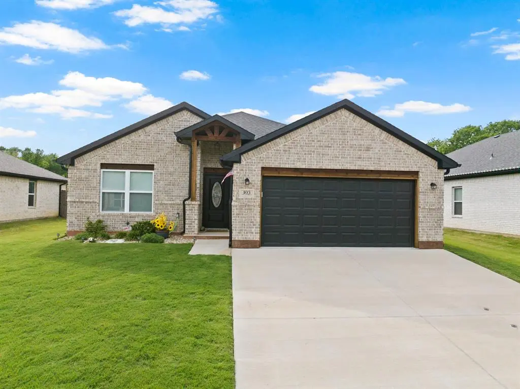 103 St. James, Mount Pleasant, TX 75455