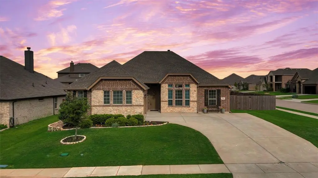 3706 Iron Horse Pass, Krum, TX 76249