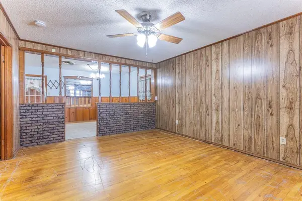 610 N Joyce Street, Lacy Lakeview, TX 76705