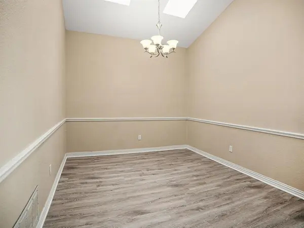 4915 Arborgate Drive, Arlington, TX 76017