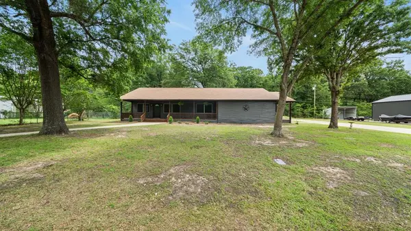 129 King Arthur Road, Mabank, TX 75156